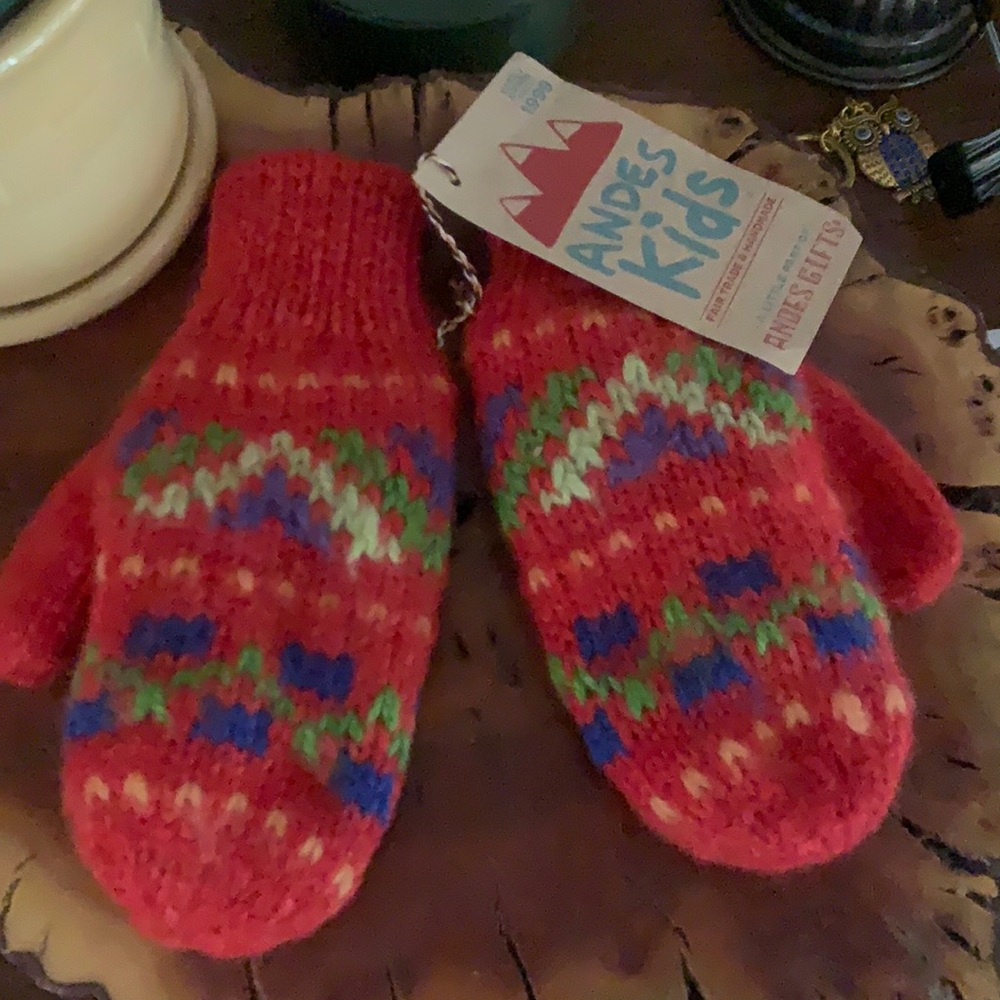Mittens andres kids handmade NWT